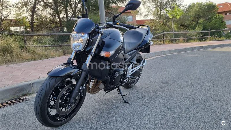 Suzuki GSR 600 – Vista 4