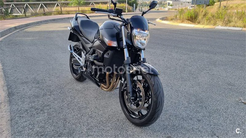 Suzuki GSR 600 – Vista 5