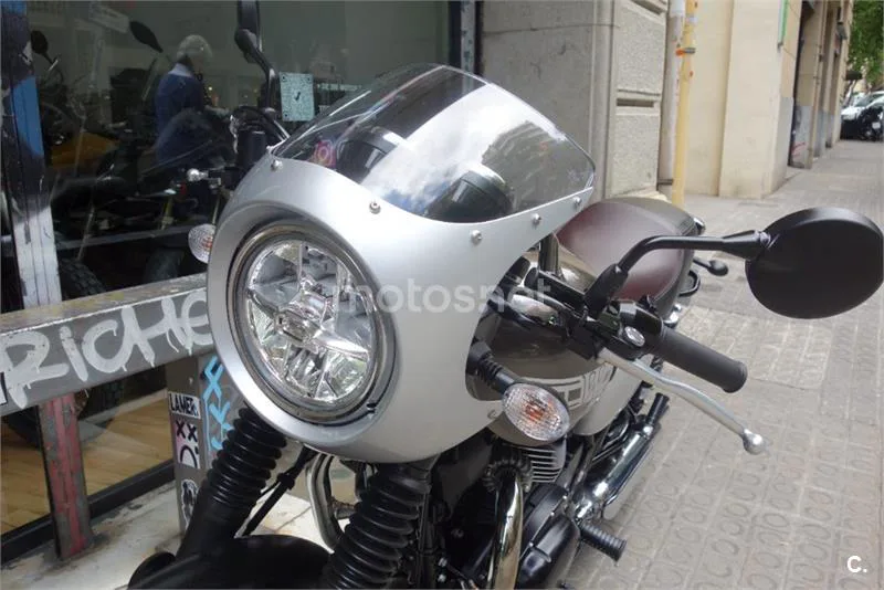 Kawasaki W800 – Vista 14