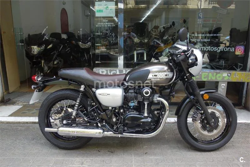 Kawasaki W800 – Vista 20
