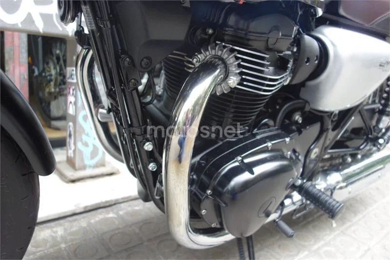 Kawasaki W800 – Vista 7