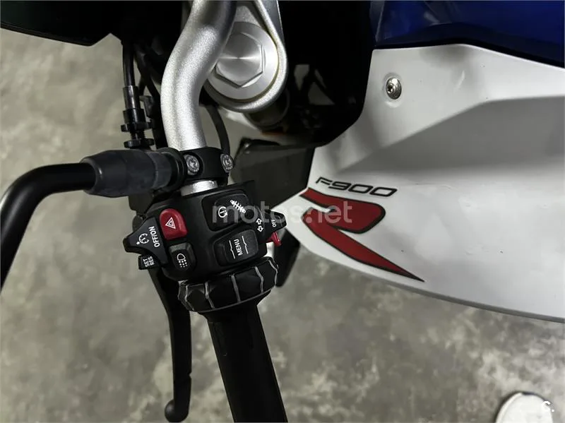 BMW F 900 R – Vista 7