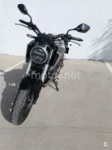 Honda CB 125 R – Vista 2
