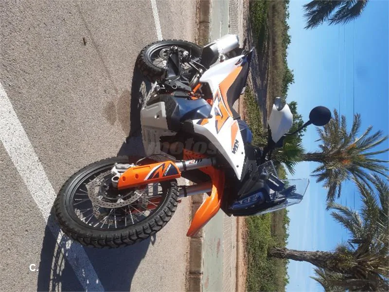 KTM 890 – Vista 2