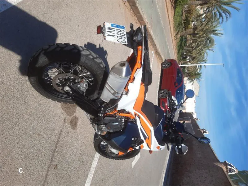 KTM 890 – Vista 3