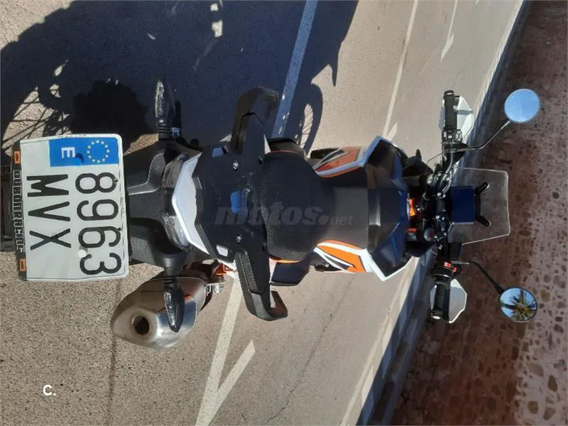 KTM 890 – Vista 4