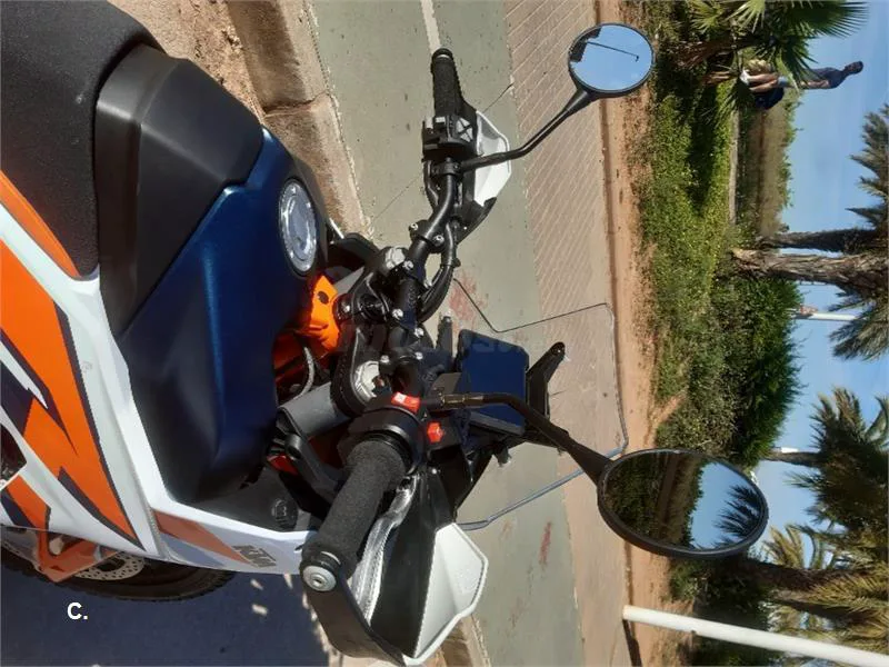 KTM 890 – Vista 9