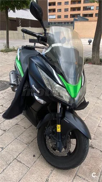 Kawasaki J300 – Vista 8