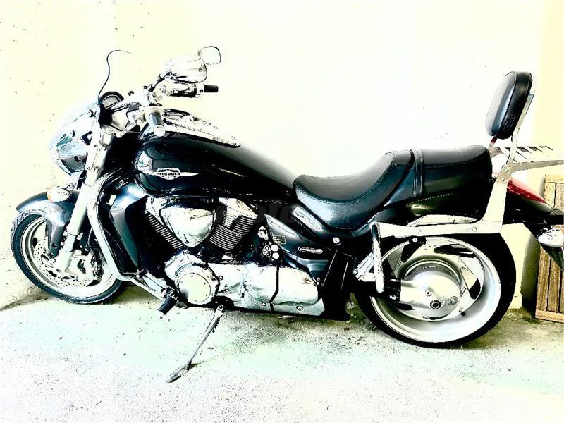 Suzuki Intruder M1800R – Vista 2