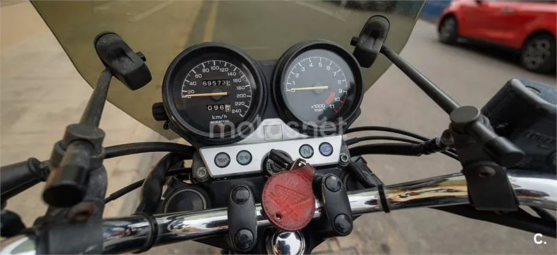 Honda CB 750 Seven Fifty – Vista 5