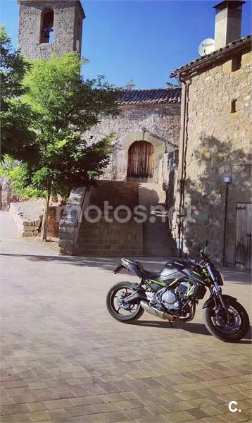Kawasaki Z650 – Vista 2