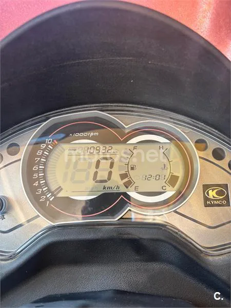 Kymco K-XCT 125i – Vista 8