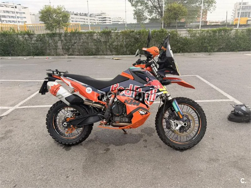 KTM 890 – Vista 2