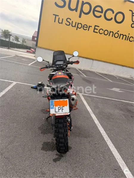 KTM 890 – Vista 3
