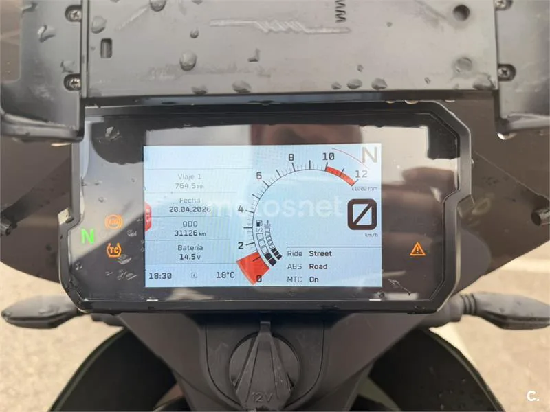 KTM 890 – Vista 5