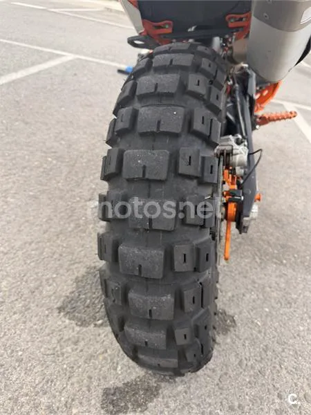 KTM 890 – Vista 8