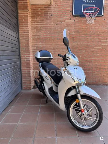 Honda SH 300i – Vista 2