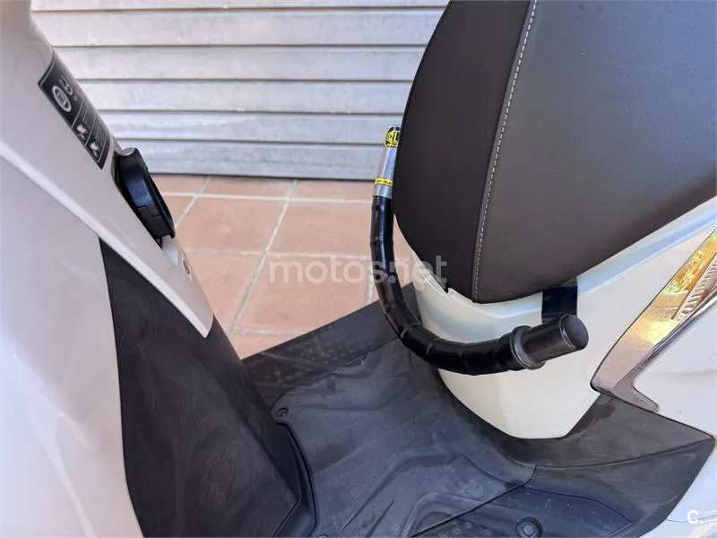 Honda SH 300i – Vista 4