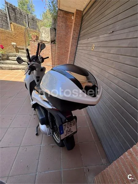 Honda SH 300i – Vista 5