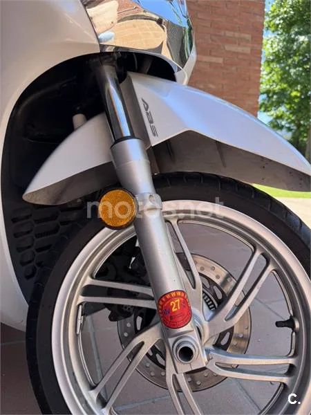 Honda SH 300i – Vista 8