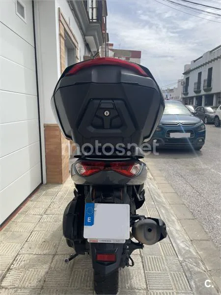 Yamaha NMAX – Vista 9