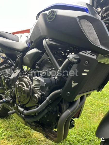 Yamaha MT-07 – Vista 7