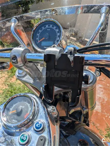 Triumph Speedmaster 900 – Vista 6