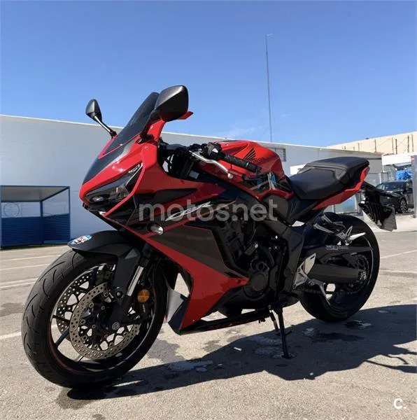 Honda CBR 650 R – Vista 7