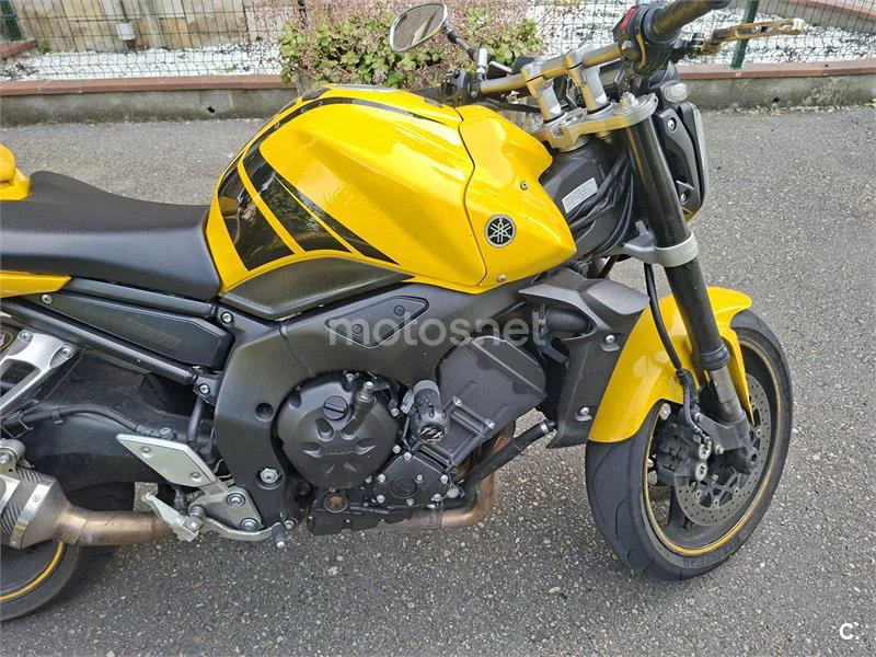 Yamaha FZ1 – Vista 12