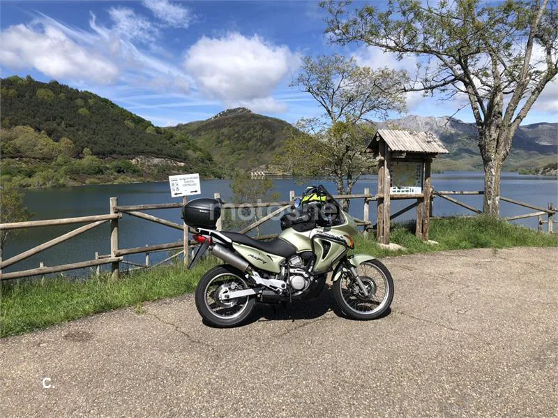 Honda XL650V Transalp - Vista 4