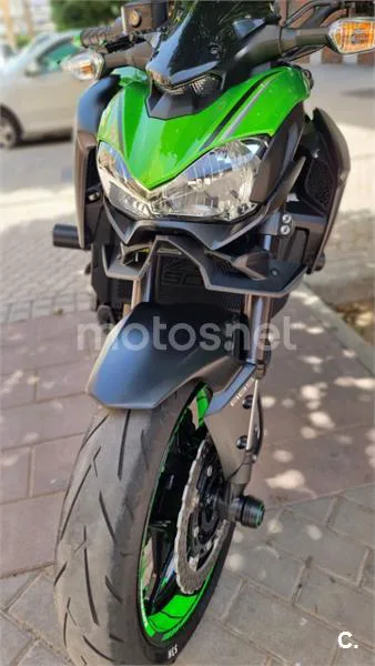 Kawasaki Z900 – Vista 11