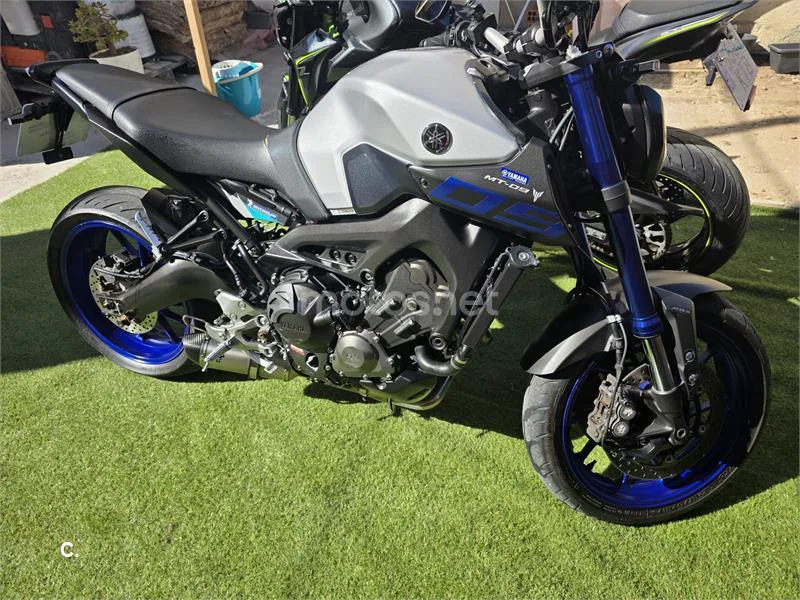 Yamaha MT-09 – Vista 7