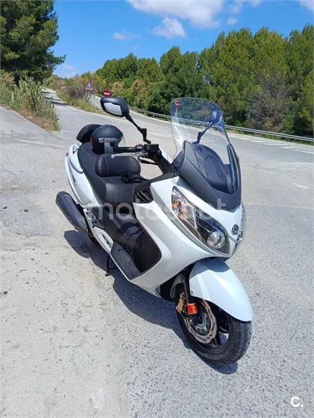 SYM Maxsym 400 – Vista 2