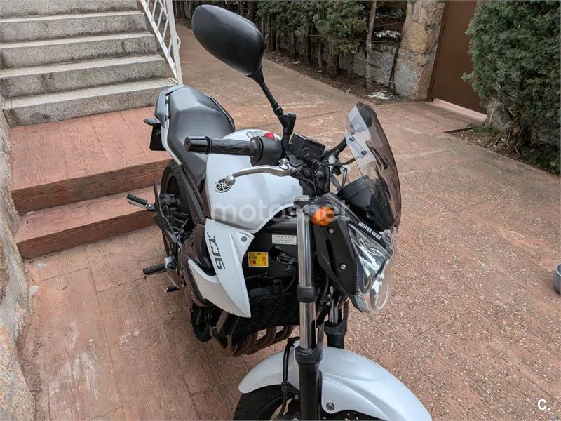 Yamaha XJ6 Diversion N - Vista 8