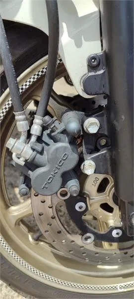 Suzuki SFV 650 Gladius – Vista 10