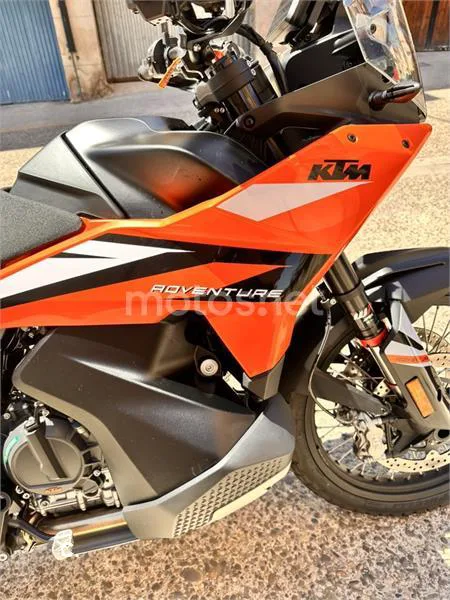 KTM 890 – Vista 2