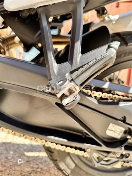 KTM 890 – Vista 11
