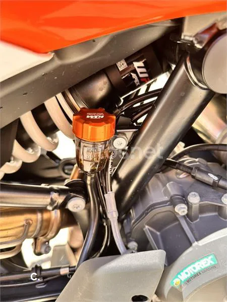 KTM 890 – Vista 18