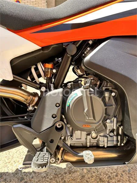 KTM 890 – Vista 5