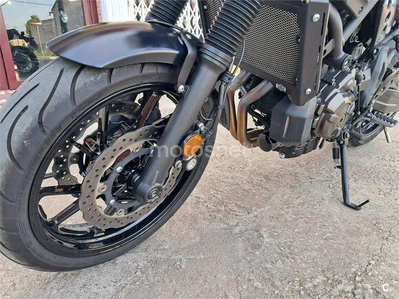 Yamaha XSR 700 – Vista 13