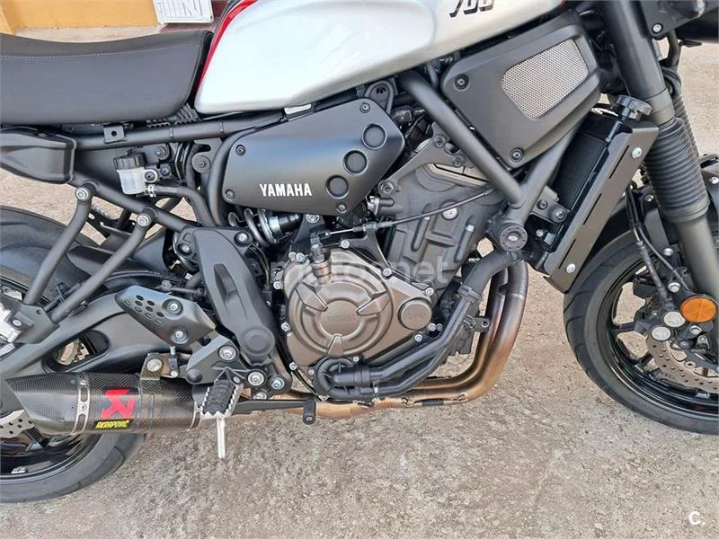 Yamaha XSR 700 – Vista 10