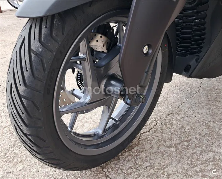 Yamaha XMAX 125 – Vista 15