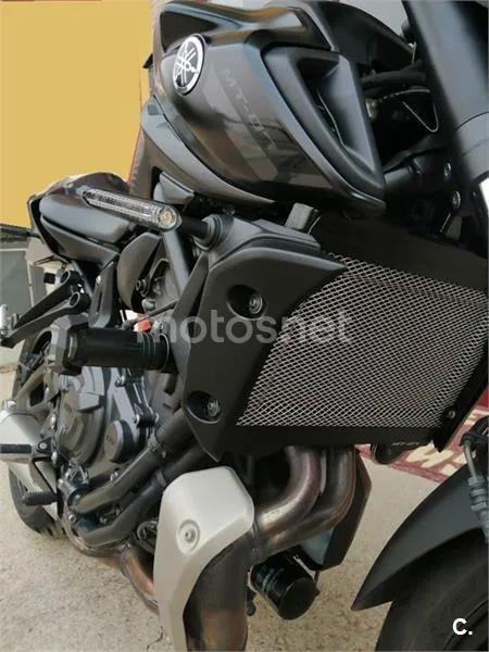 Yamaha MT-07 – Vista 12