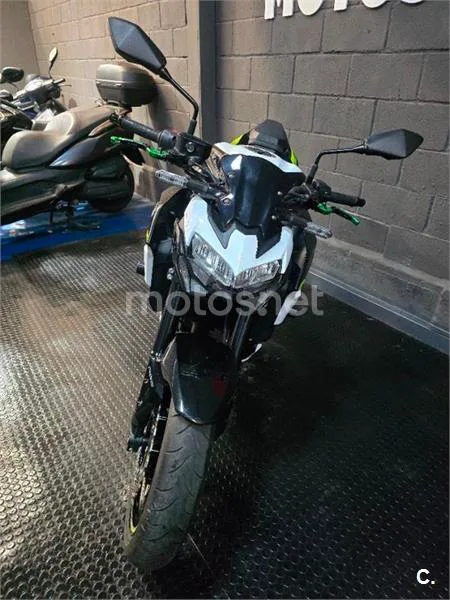 Kawasaki Z900 – Vista 5