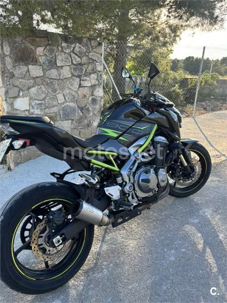 Kawasaki Z900 – Vista 4
