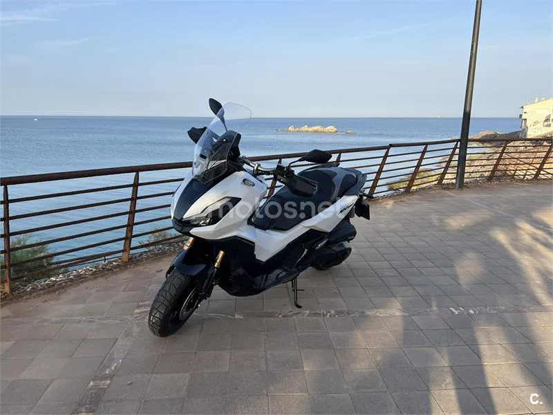 Honda ADV 350 – Vista 3