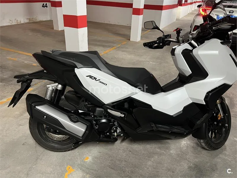 Honda ADV 350 – Vista 4