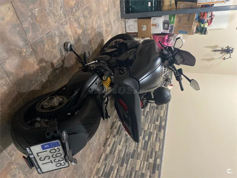 Ducati Diavel – Vista 2