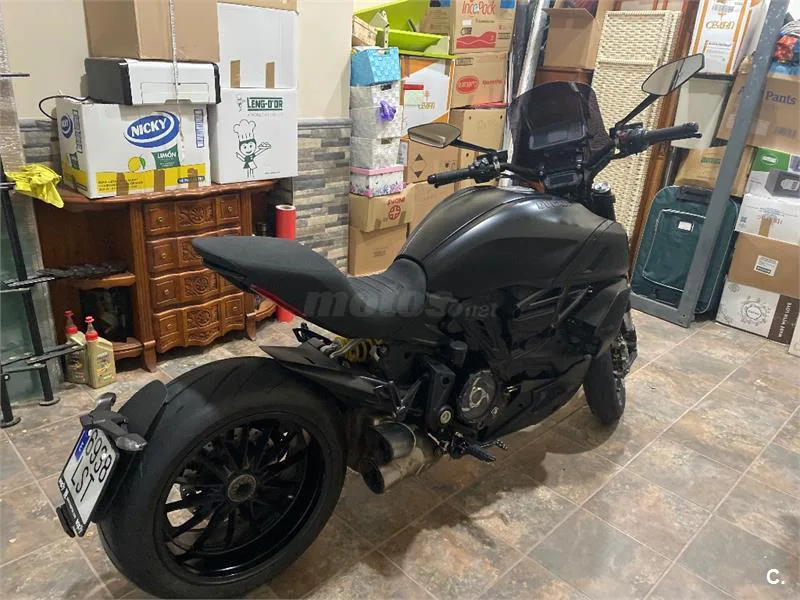 Ducati Diavel – Vista 3