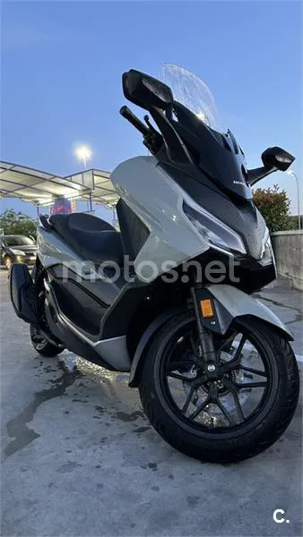 Honda Forza 350 – Vista 11